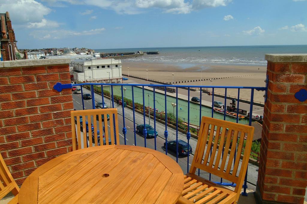 The Royal Court Apartments Bridlington Bagian luar foto